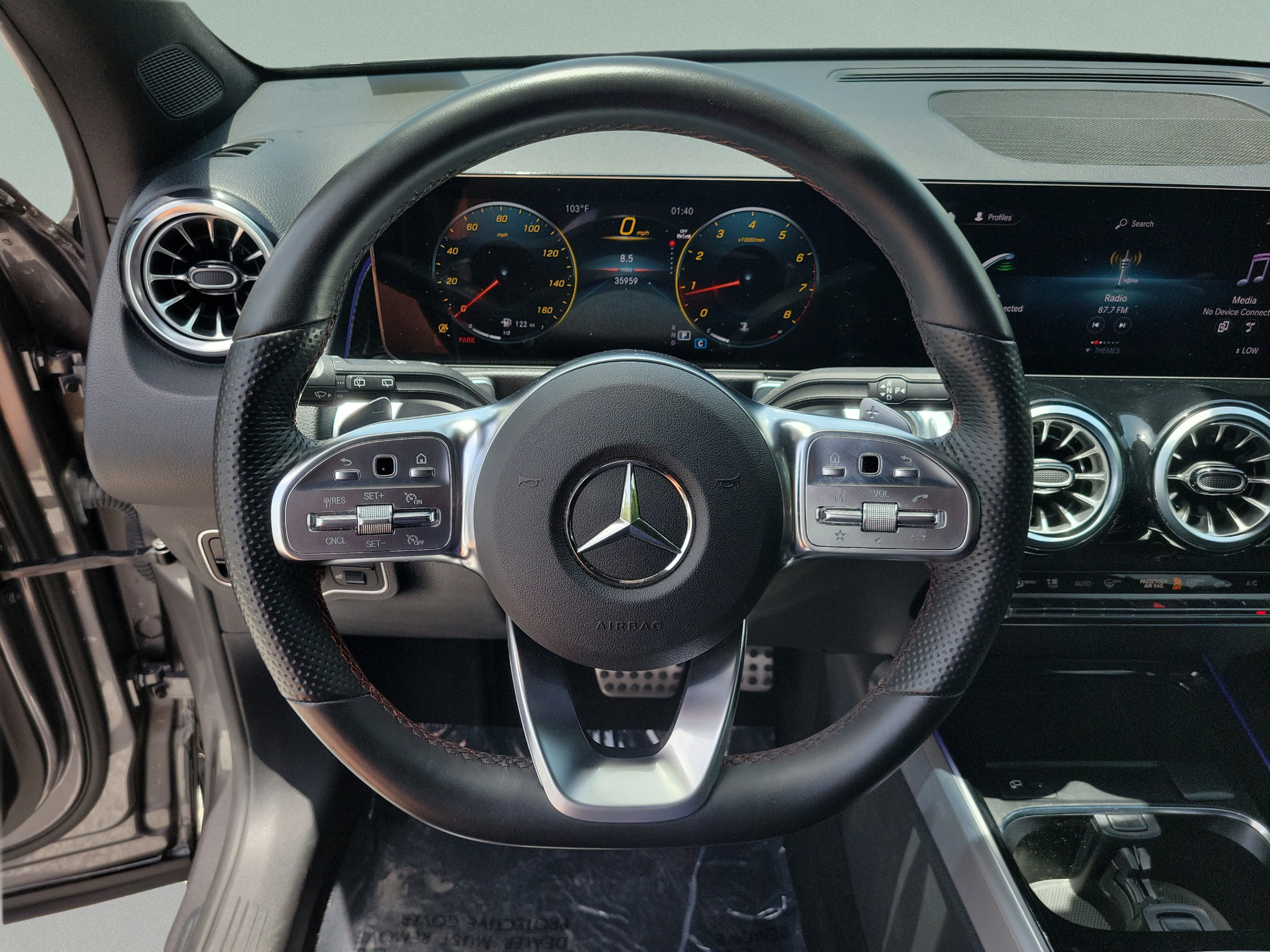Used 2023 Mercedes-Benz GLB 250 image 23