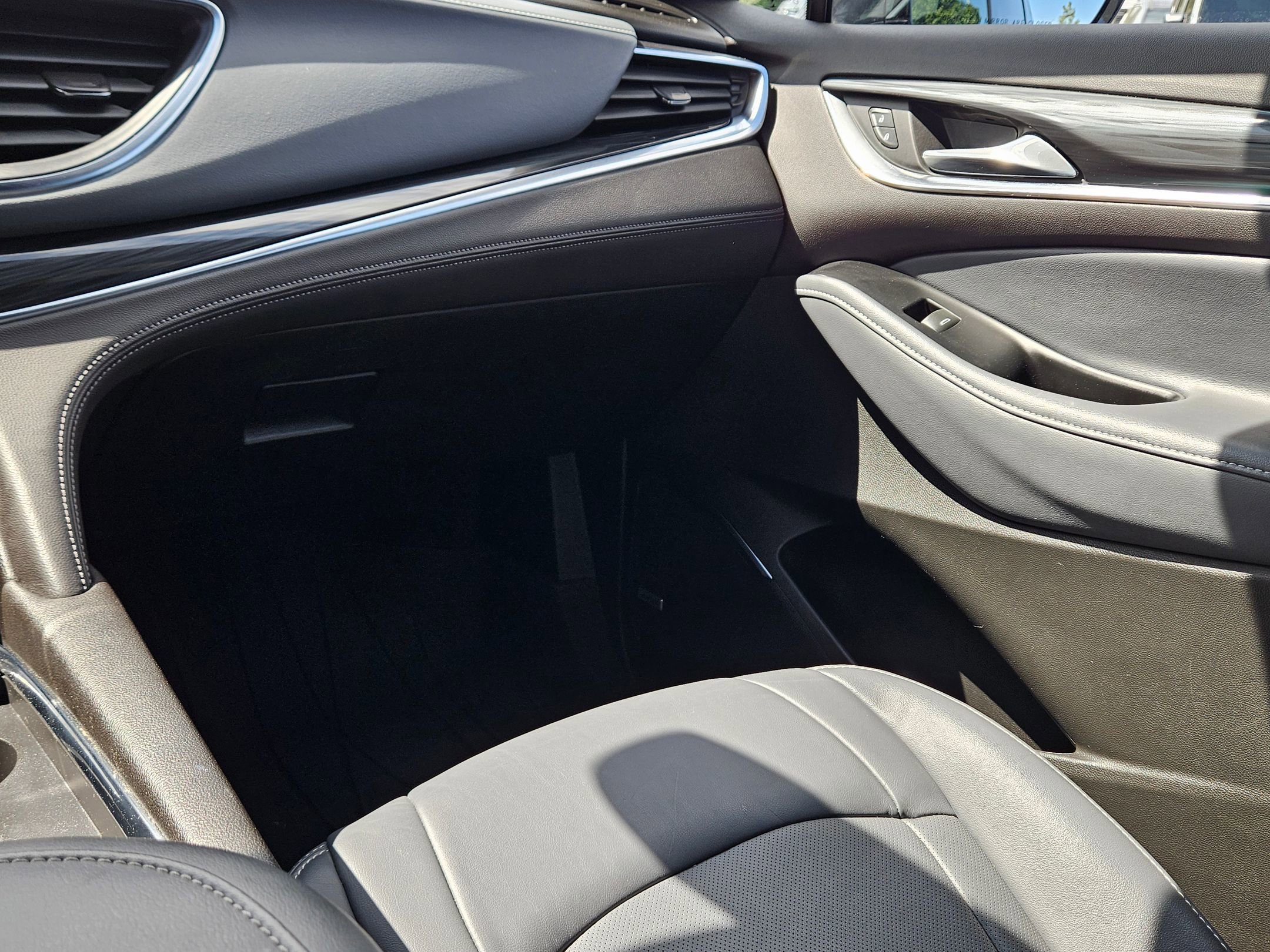 Used 2023 Buick Enclave Essence w/ Experience Buick Package image 11