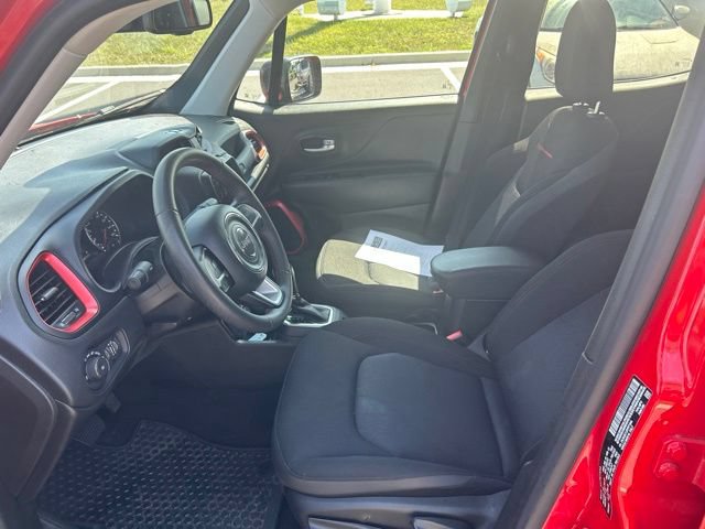 Used 2023 Jeep Renegade Trailhawk AWD/4WD image 9