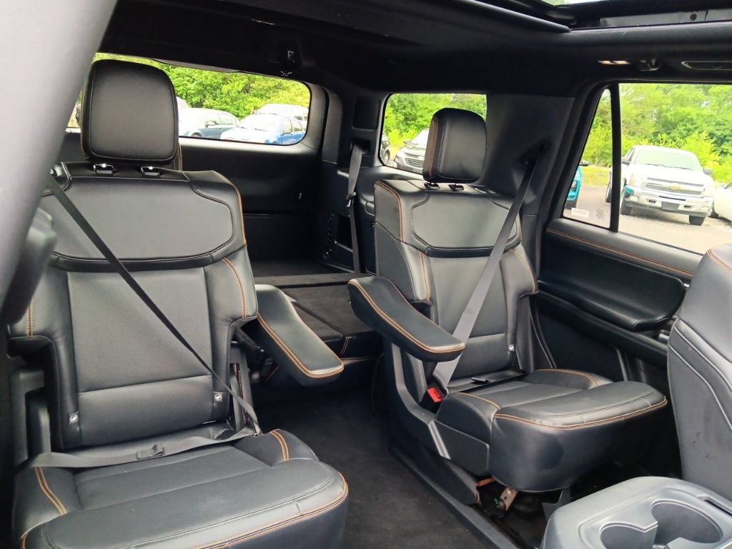Used 2025 Ford Expedition Tremor AWD/4WD image 43