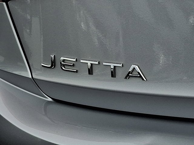 Used 2023 Volkswagen Jetta SE w/ Panoramic Sunroof Package FWD image 34