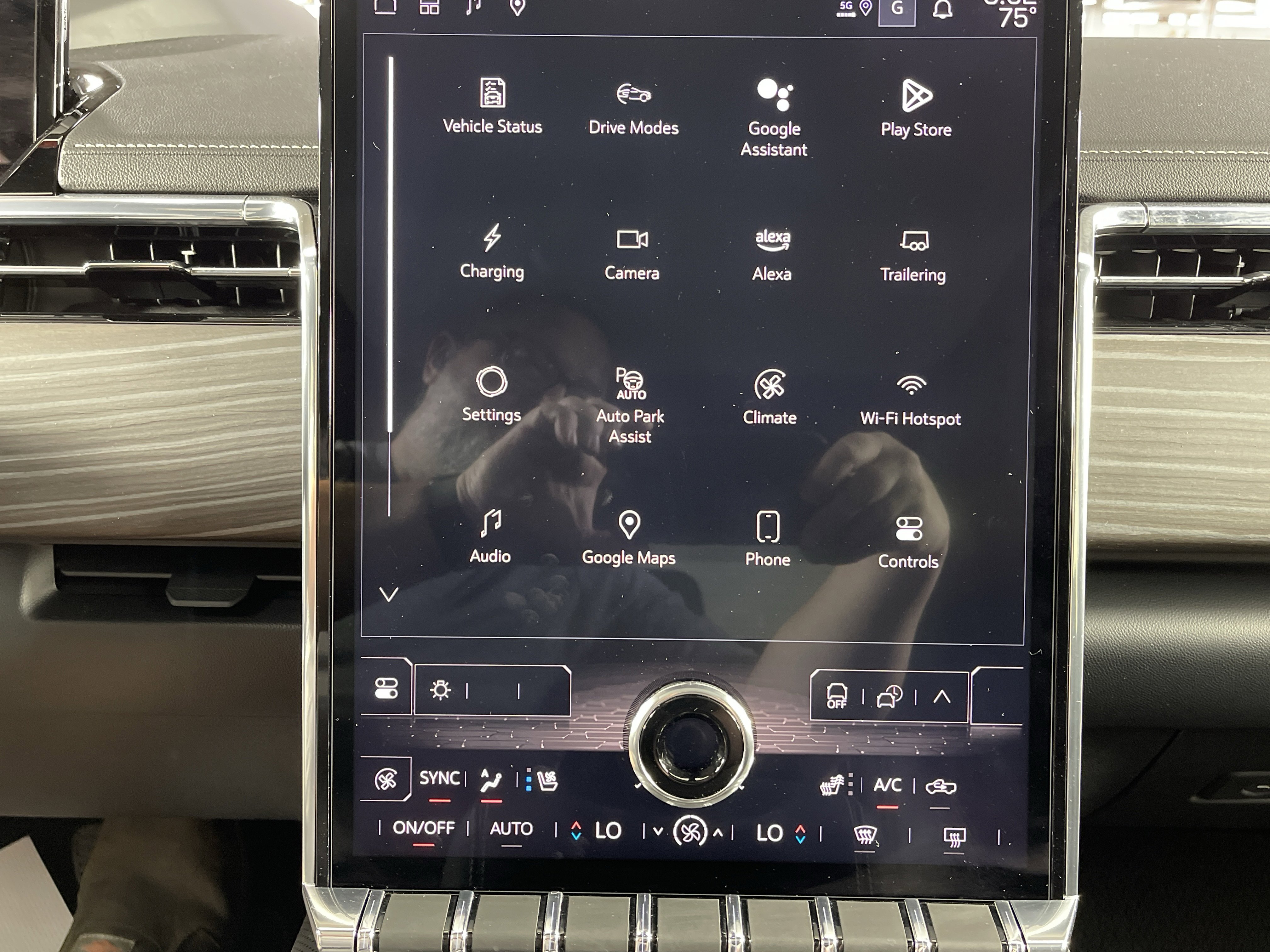 New 2025 GMC Sierra EV Denali image 24