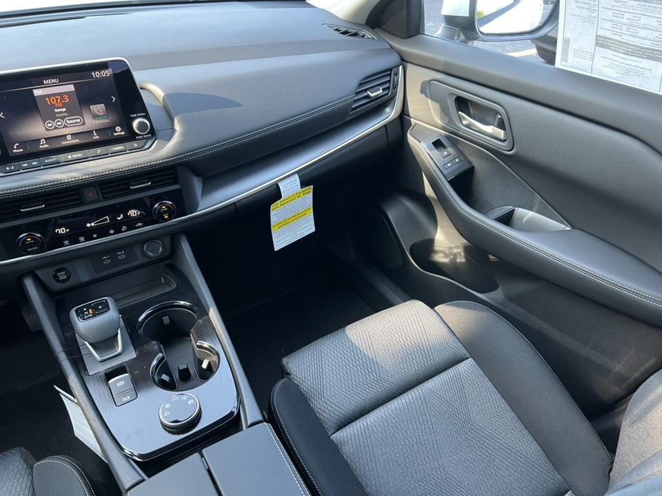 Used 2026 Nissan Rogue SV image 27