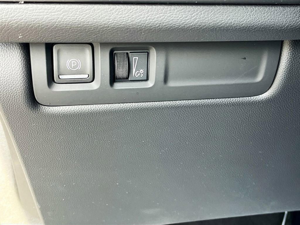 Certified 2025 Cadillac XT4 Premium Luxury image 20