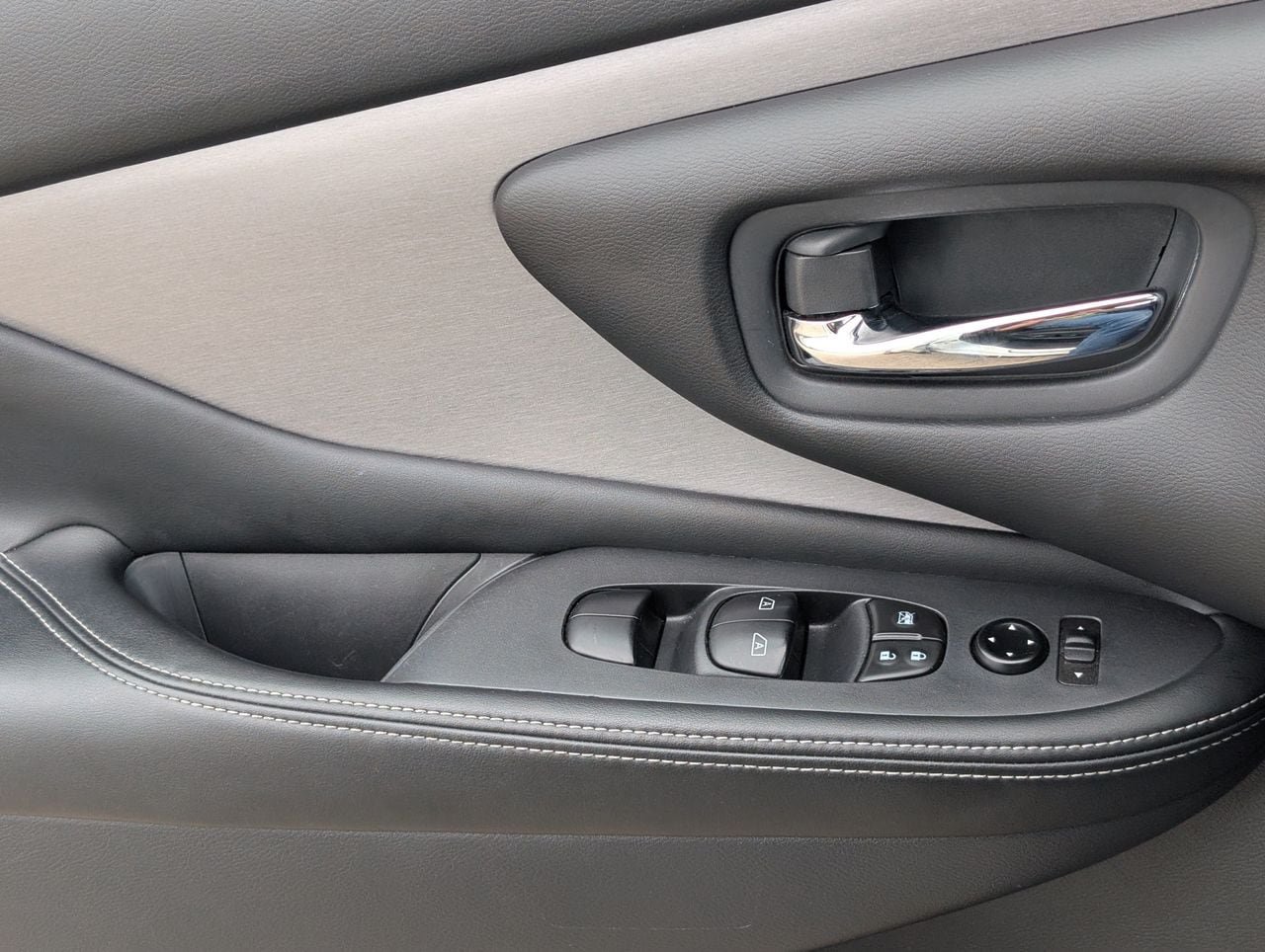 Used 2024 Nissan Murano SV FWD image 24