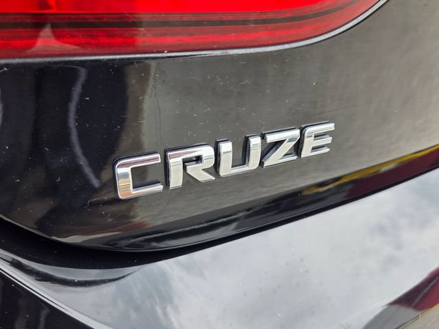 Used 2017 Chevrolet Cruze LT w/ Convenience Package FWD image 16