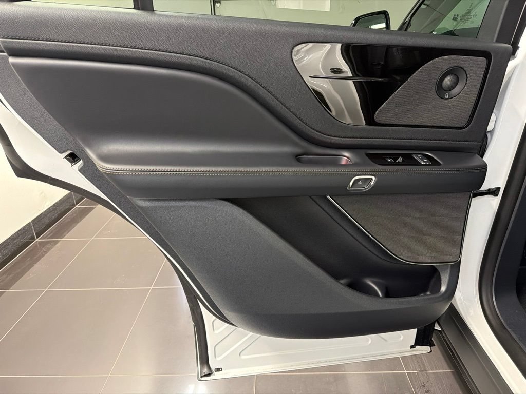 New 2026 Lincoln Aviator Reserve AWD/4WD image 39