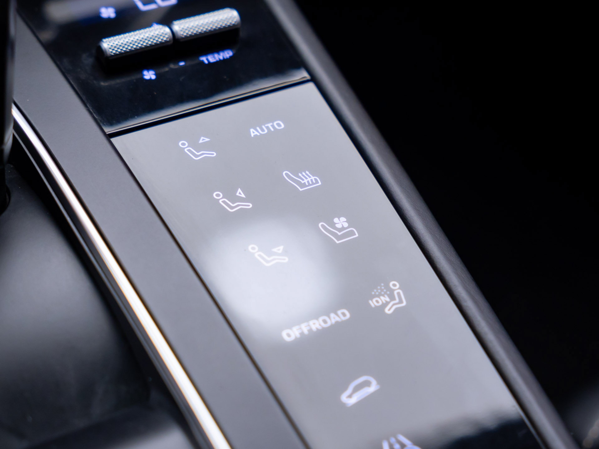 Certified 2023 Porsche Macan S AWD/4WD image 27