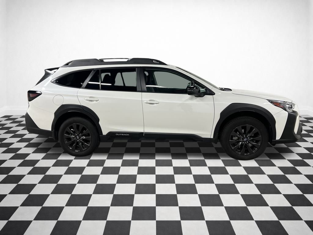 Used 2025 Subaru Outback Onyx Edition image 2