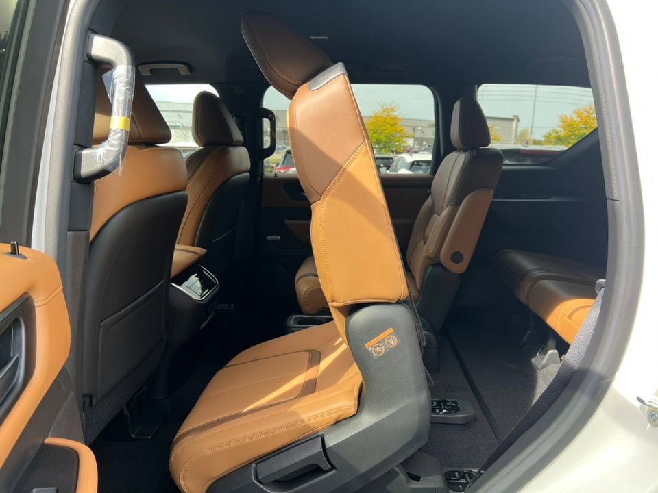 New 2026 Nissan Armada SL w/ Captain's Chari Seat Package image 5