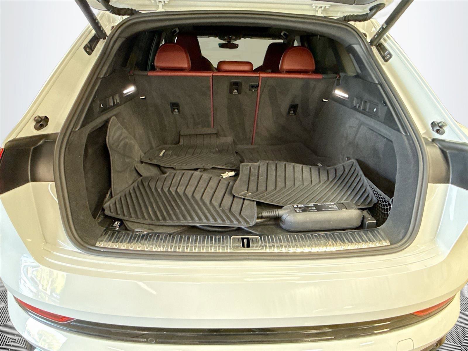 Used 2023 Audi e-tron S Prestige w/ Prestige Package AWD/4WD image 27