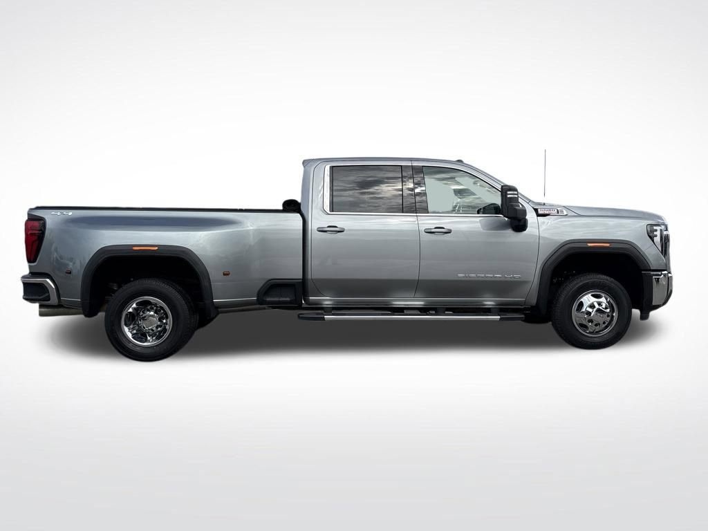 Used 2025 GMC Sierra 3500 SLE w/ Preferred Package AWD/4WD image 8
