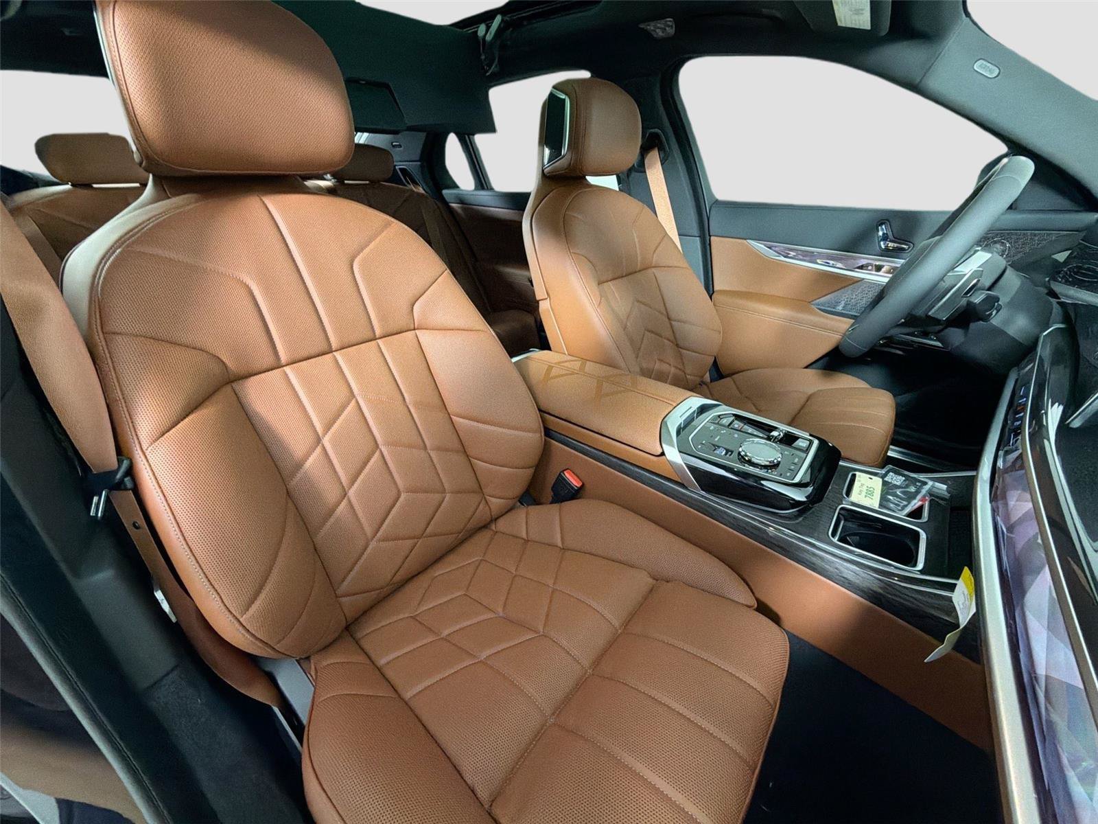 New 2026 BMW 750e xDrive w/ Executive Package AWD/4WD image 29