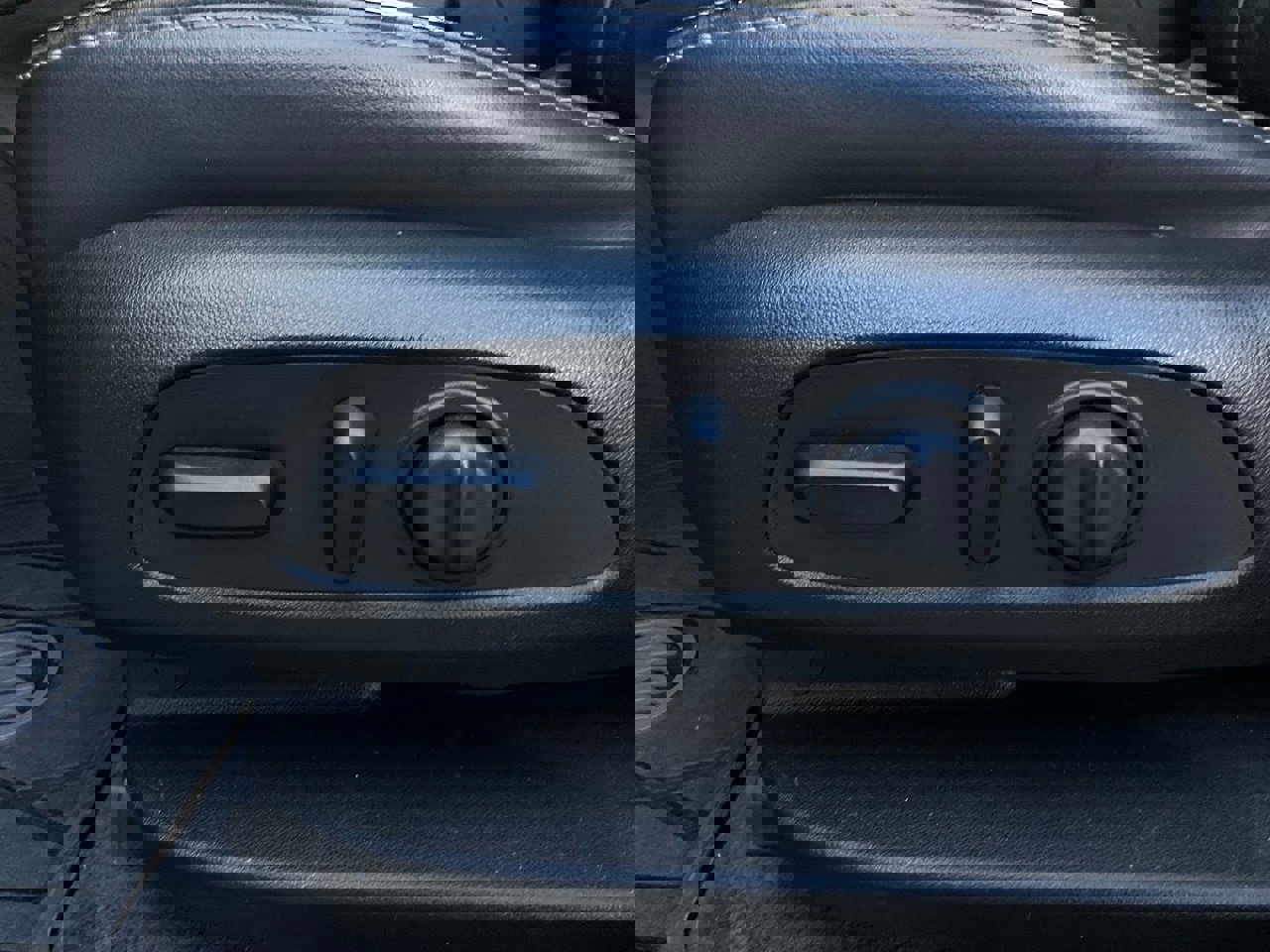 Used 2019 Buick Enclave Avenir w/ Avenir Technology Package image 11