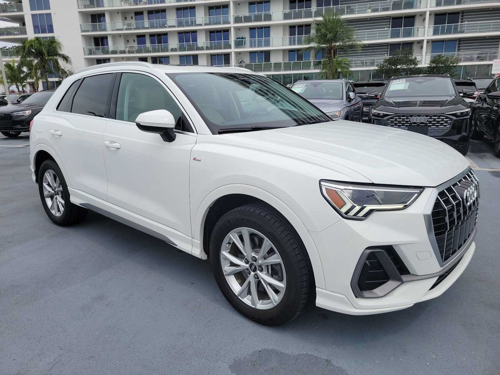 Certified 2023 Audi Q3 2.0T Premium w/ Convenience Package AWD/4WD image 8
