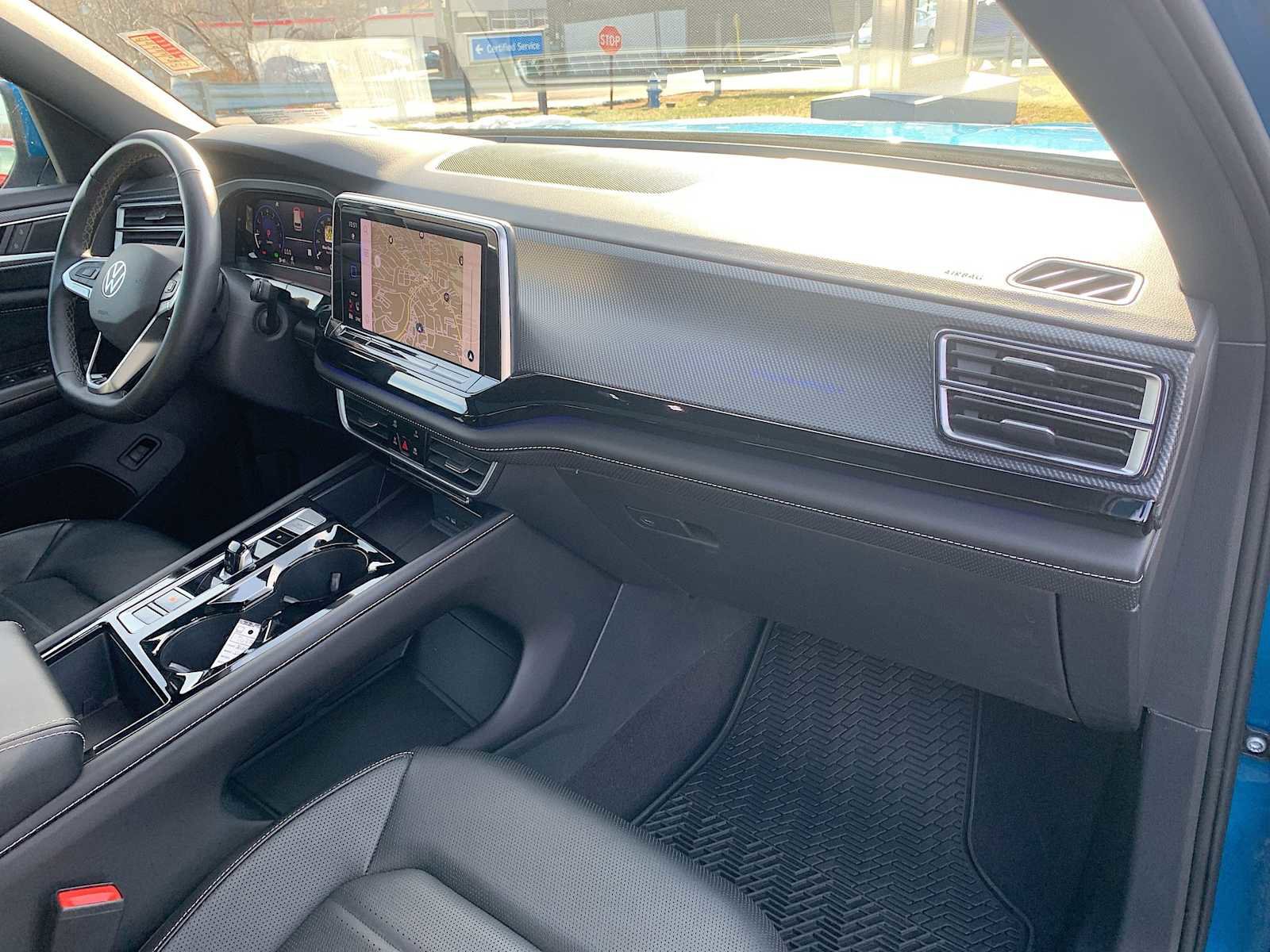 Used 2024 Volkswagen Atlas Cross Sport SEL image 29