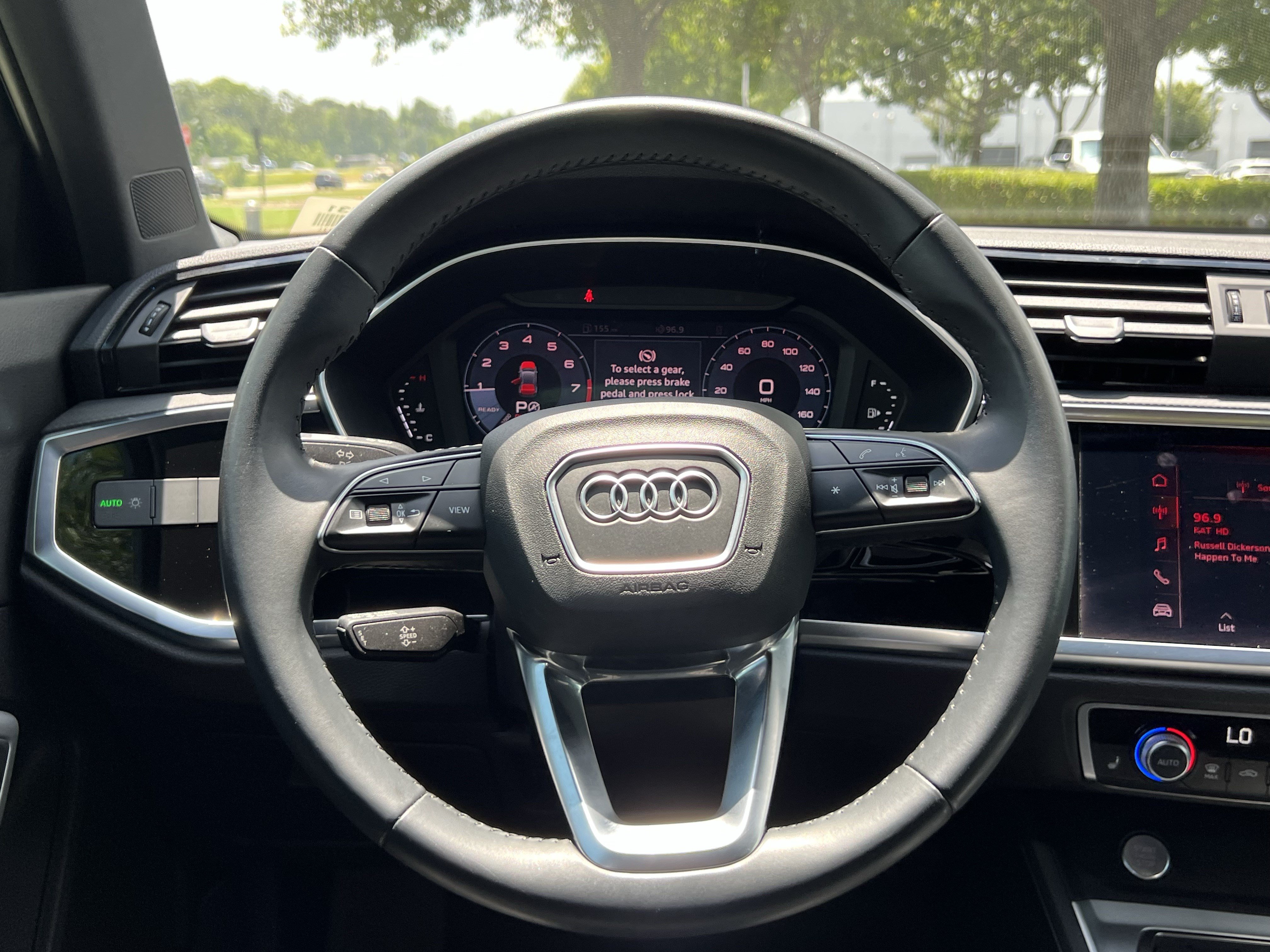 Used 2020 Audi Q3 2.0T Premium w/ Convenience Package AWD/4WD image 18