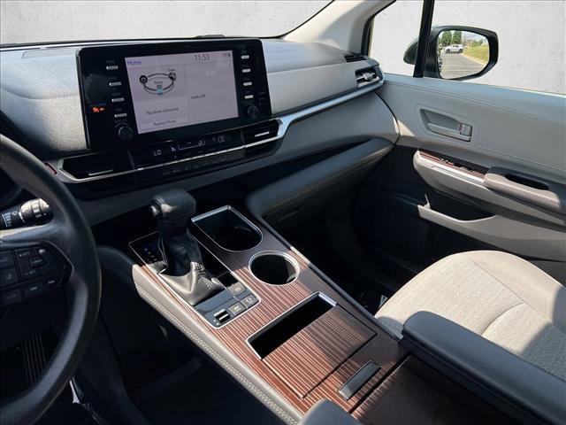 Certified 2023 Toyota Sienna LE FWD image 15