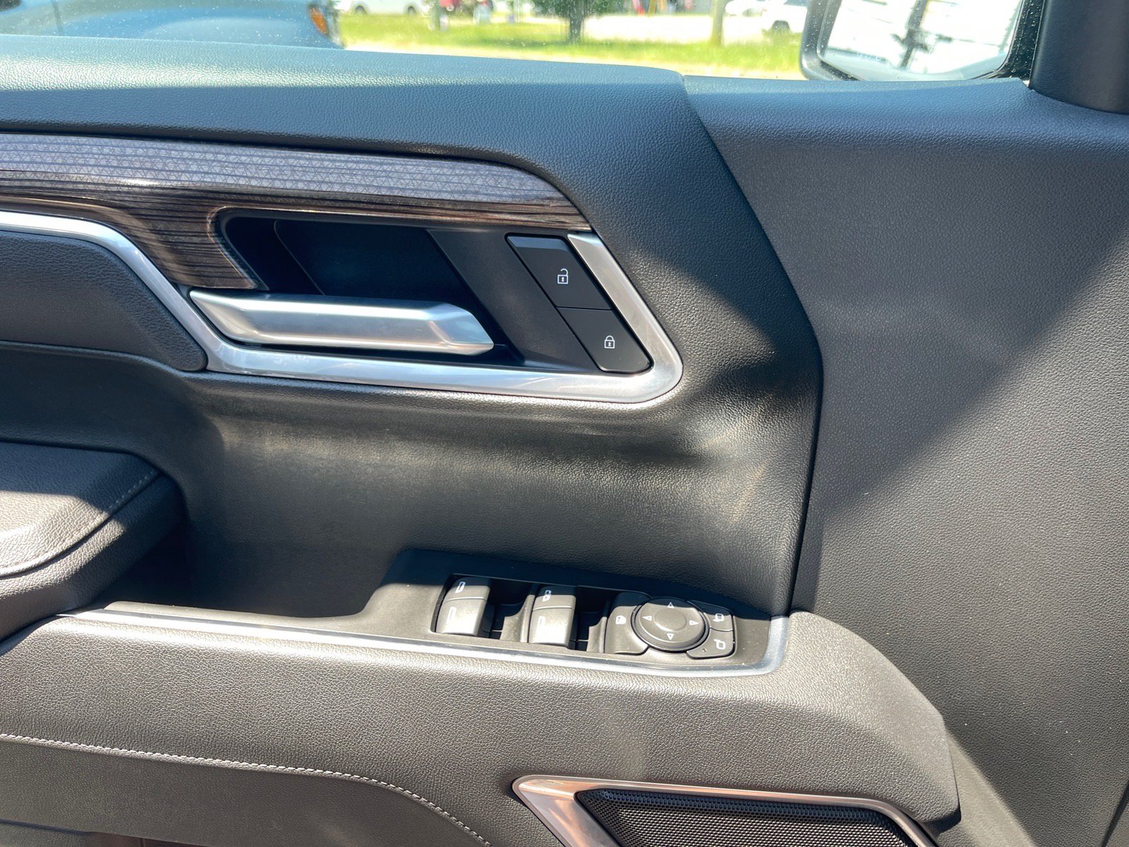 Used 2026 Chevrolet Silverado 1500 LT AWD/4WD image 8