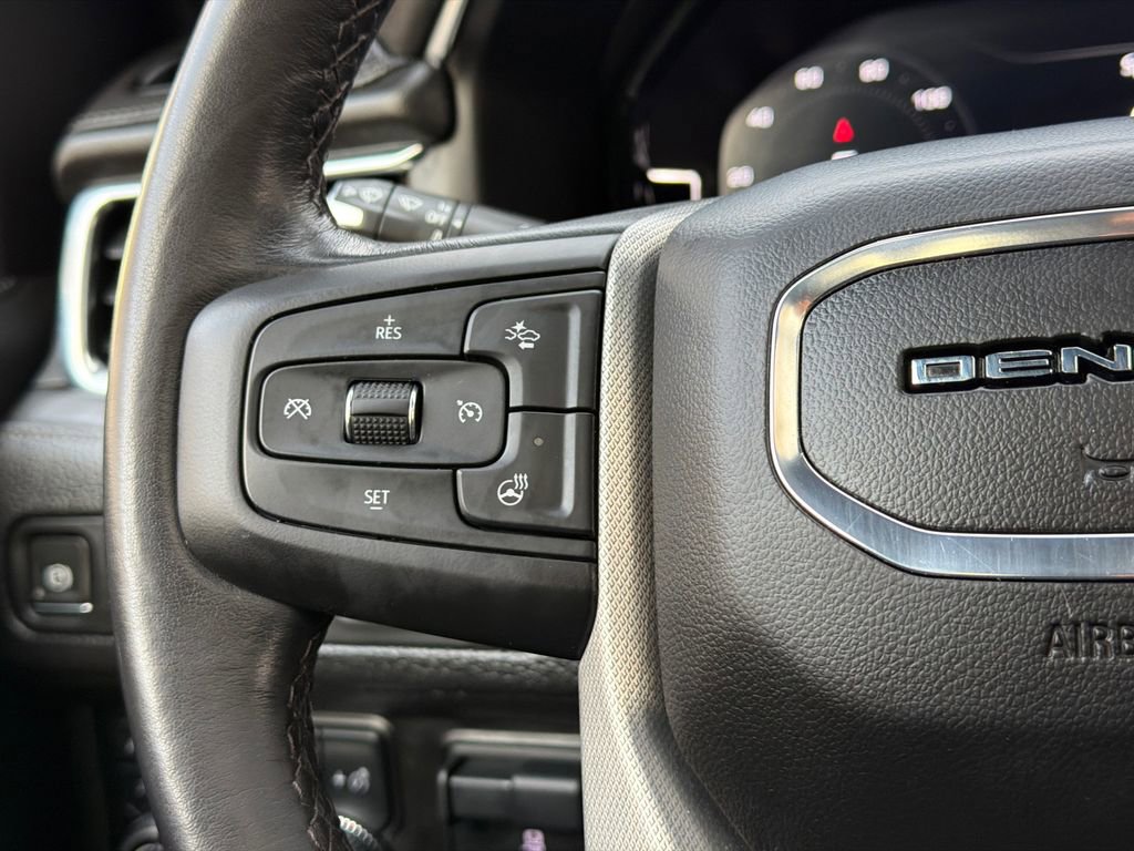 Used 2022 GMC Yukon XL Denali w/ Denali Ultimate Package image 28