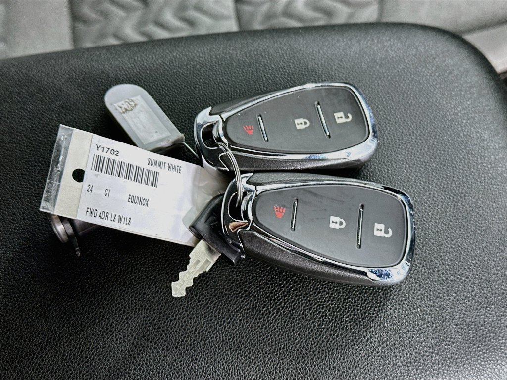 Used 2024 Chevrolet Equinox LS w/ LS Convenience Package FWD image 34