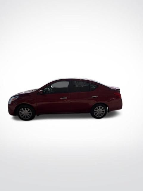 Used 2015 Nissan Versa SV w/ SV Tech Package FWD image 9