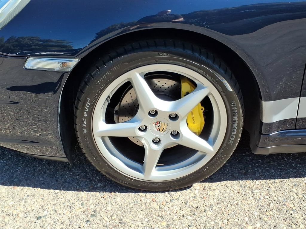 Used 2006 Porsche 911 Carrera 4 AWD/4WD image 9