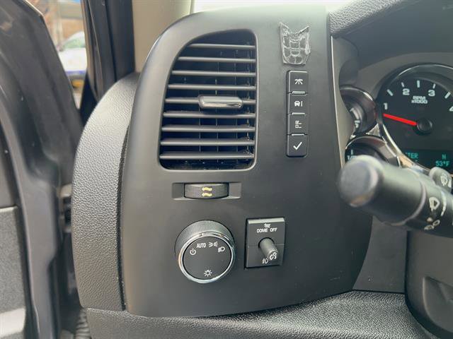 Used 2011 Chevrolet Silverado 2500 LT w/ Interior Plus Package image 22