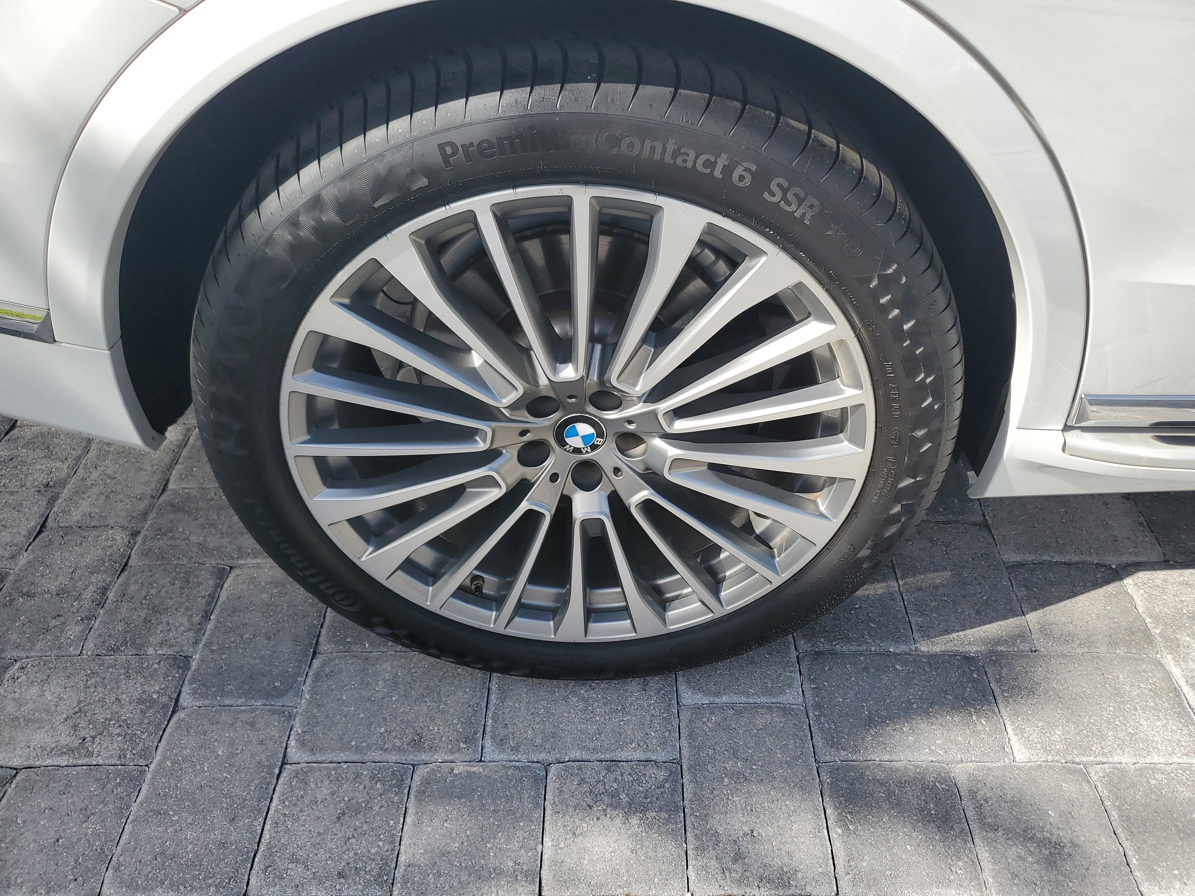 Used 2022 BMW X7 xDrive40i w/ Premium Package image 6