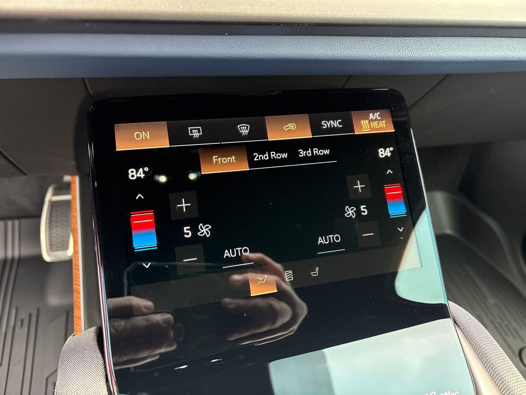 New 2026 Cadillac Vistiq Premium Luxury w/ LPO, Floor Liner Package image 24