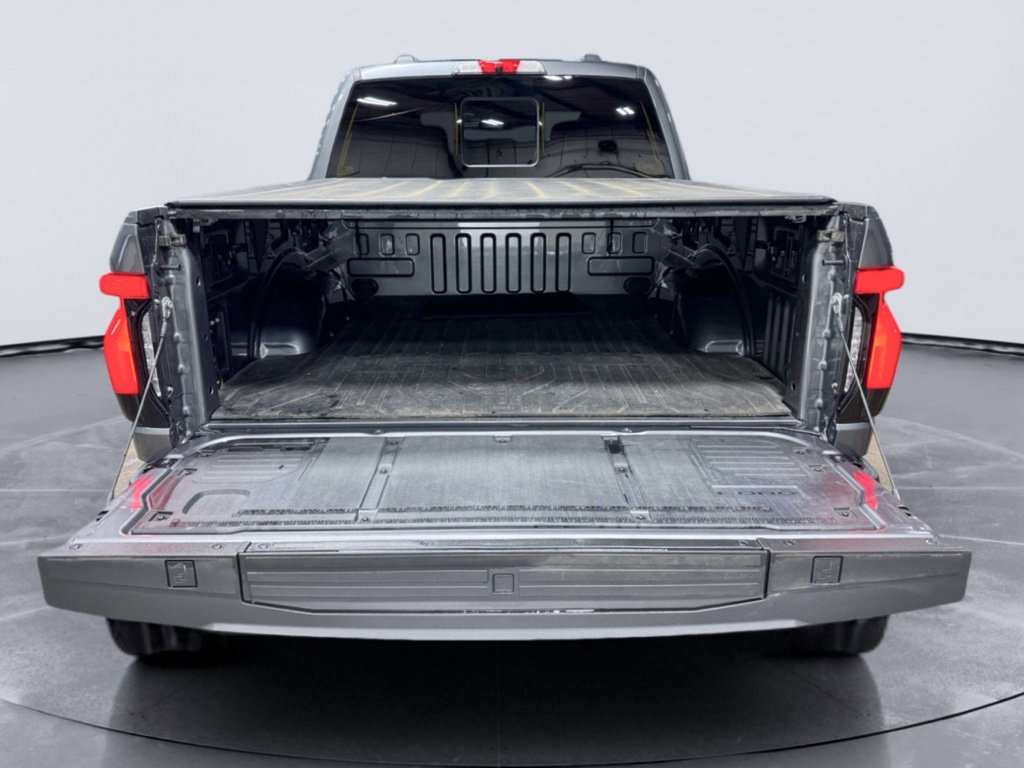 Used 2023 Ford F150 Lightning Lariat image 28