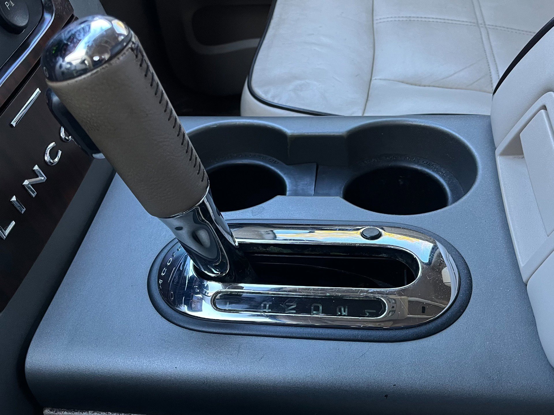 Used 2006 Lincoln Mark LT 4x4 image 47