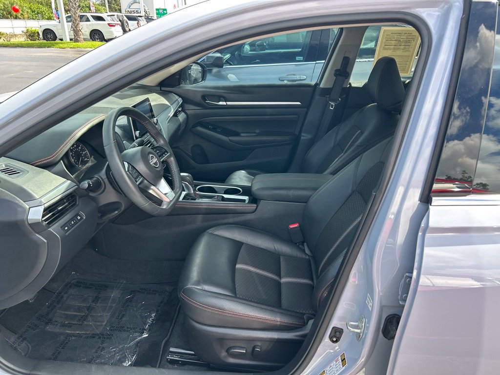 Used 2023 Nissan Altima 2.5 SR FWD image 16