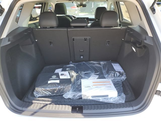 New 2026 Volkswagen Taos SEL AWD/4WD image 9