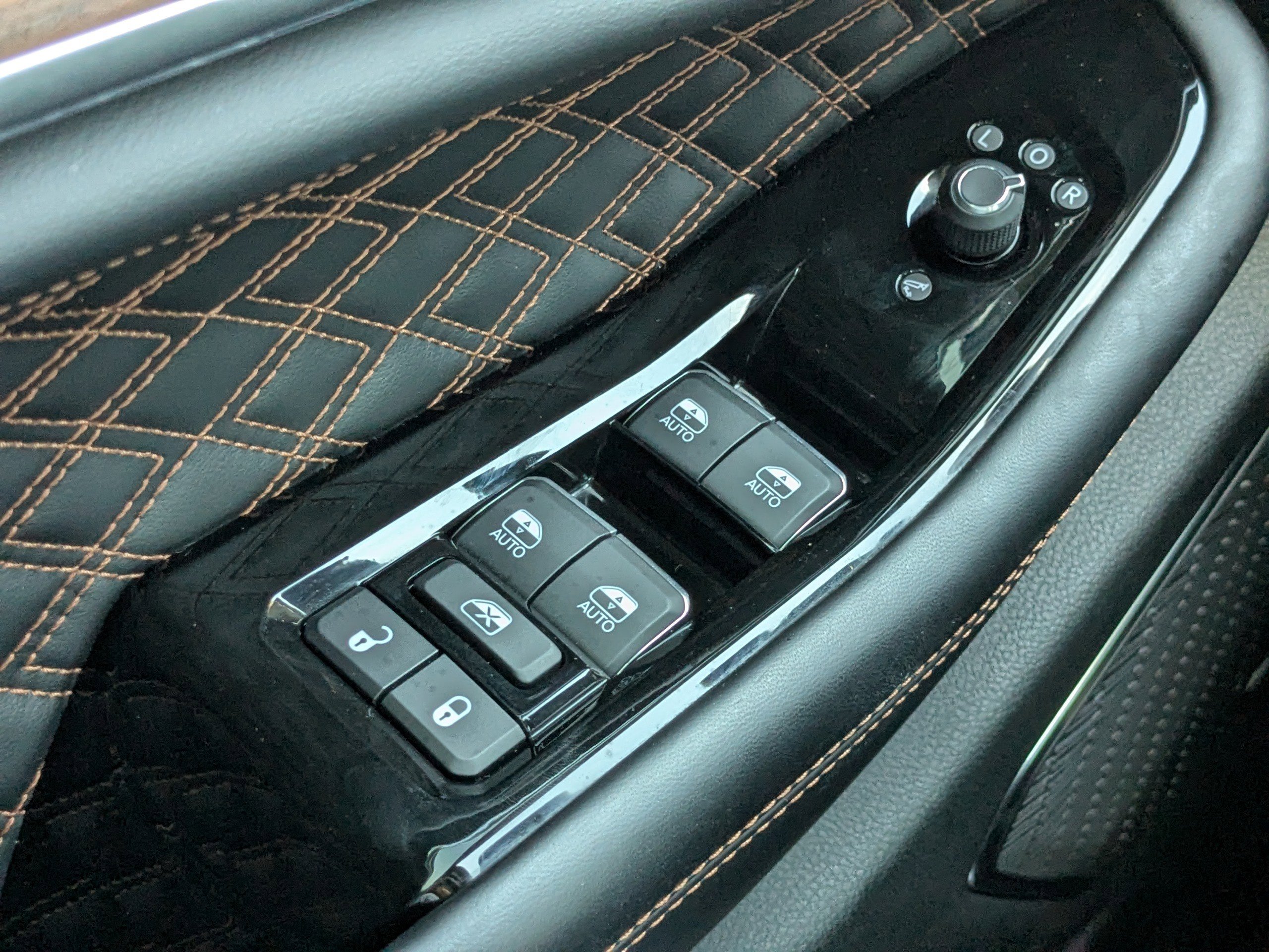 Used 2022 Jeep Grand Cherokee L Summit w/ Luxury Tech Group V AWD/4WD image 24