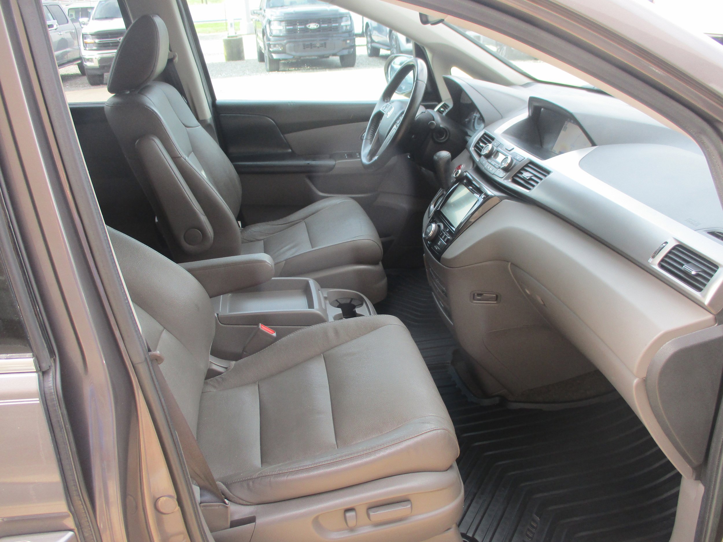 Used 2016 Honda Odyssey Touring Elite image 14