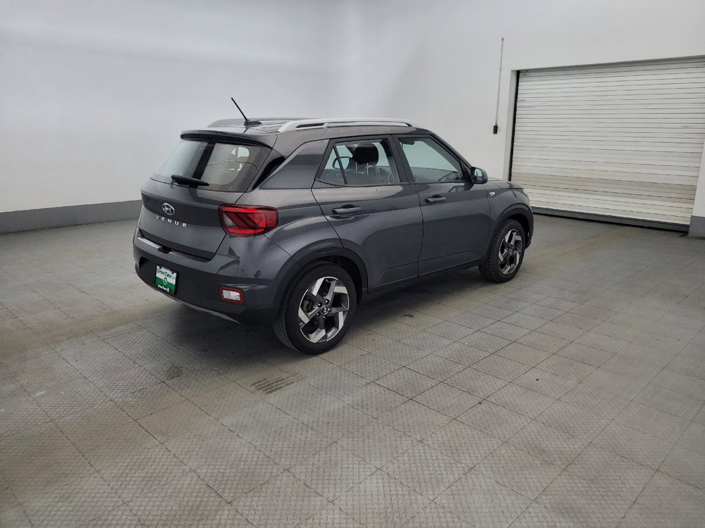 Used 2024 Hyundai Venue SEL FWD image 10