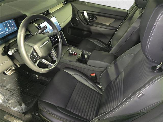 Used 2024 Land Rover Discovery Sport Dynamic SE image 16