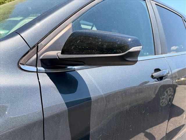 Used 2021 Chevrolet Equinox LT AWD/4WD image 4