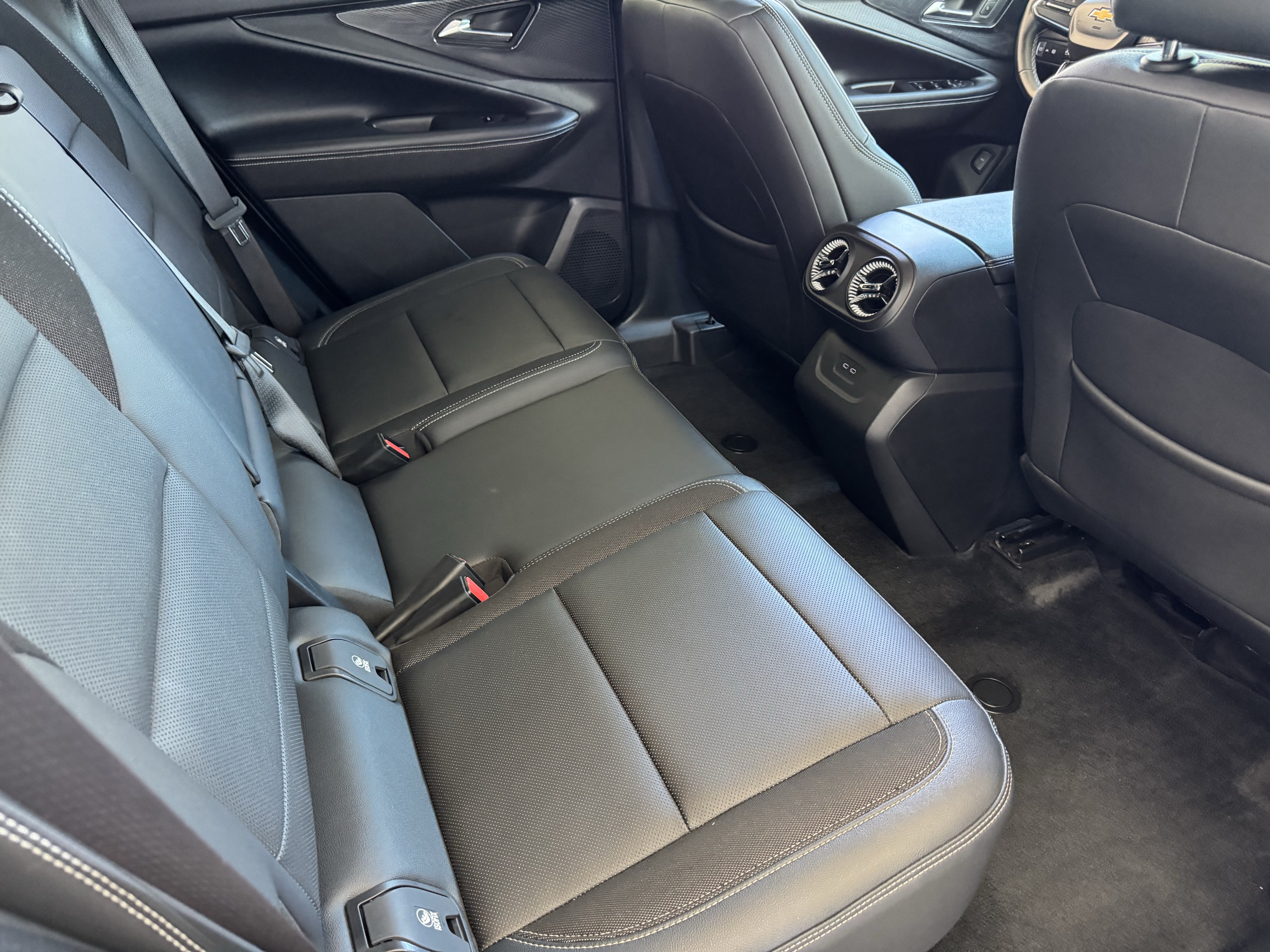 Used 2024 Chevrolet Blazer EV LT AWD/4WD image 21