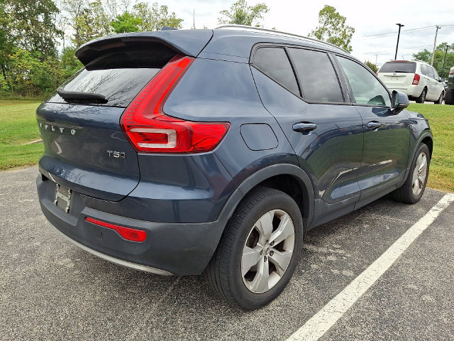 Used 2022 Volvo XC40 T5 Momentum w/ Premium Package AWD/4WD image 5