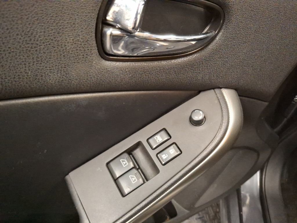 Used 2009 Nissan Altima 3.5 SE w/ Premium Pkg image 15