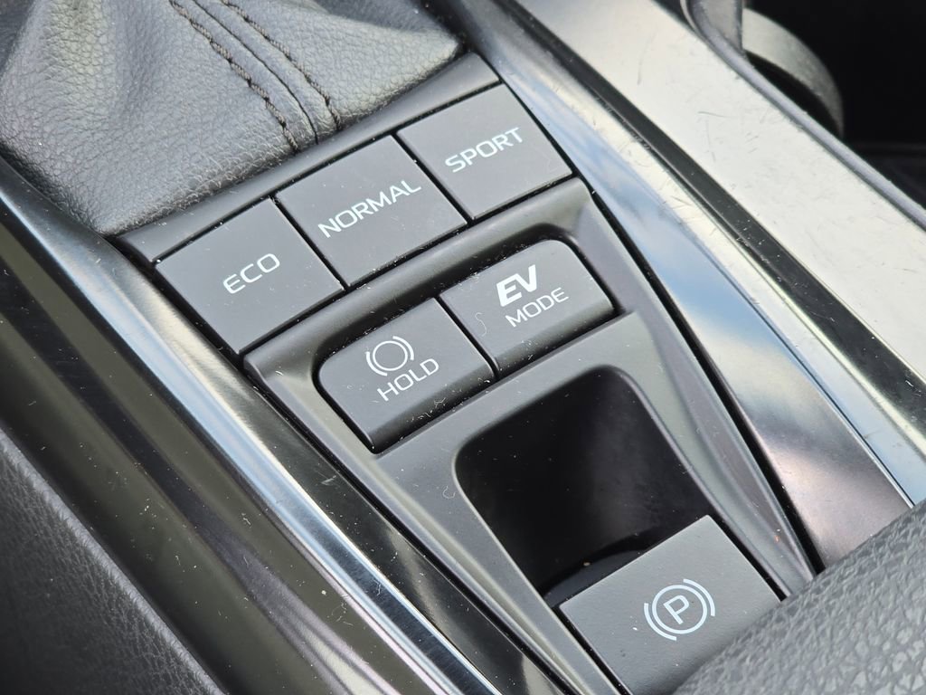 Used 2025 Toyota Camry SE w/ Convenience Package image 20