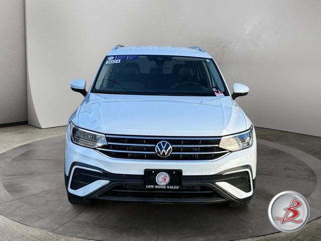 Used 2024 Volkswagen Tiguan SE AWD/4WD image 2