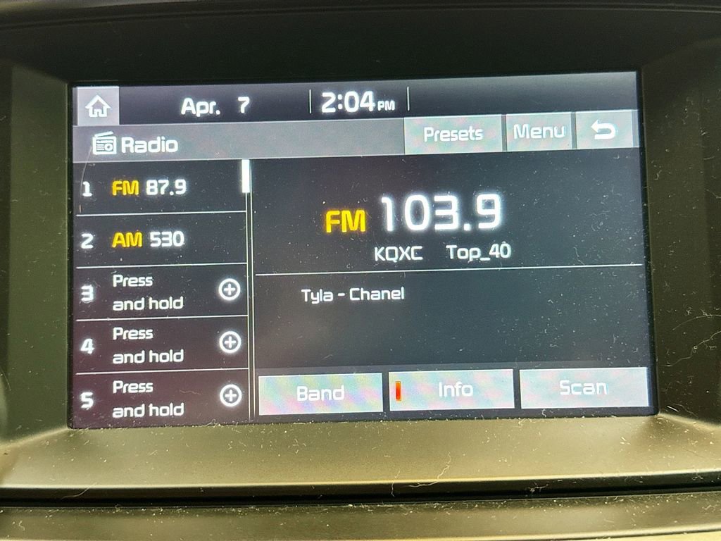 Used 2019 Kia Sorento LX image 16