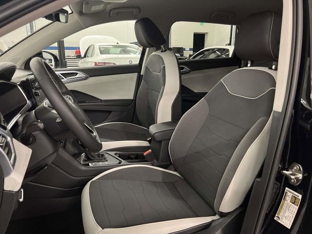New 2026 Volkswagen Taos SE FWD image 12