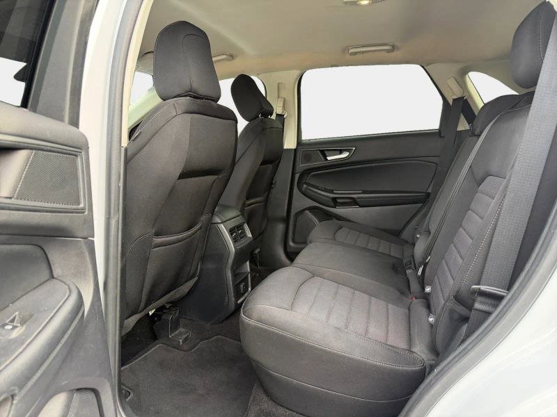 Used 2020 Ford Edge SE FWD image 6