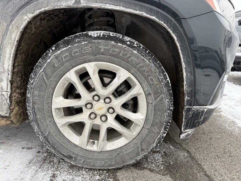 Used 2021 Chevrolet Traverse LT image 4