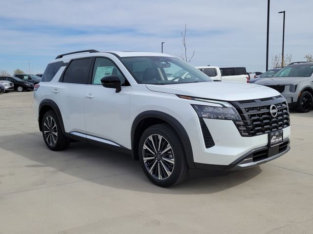 New 2026 Nissan Pathfinder Platinum image 4
