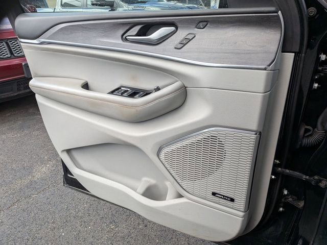 Certified 2023 Jeep Grand Cherokee Overland w/ Luxury Tech Group IV image 22